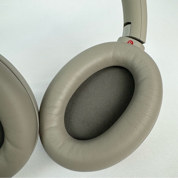 Sony WH-1000XM4 Headphones - Picture 11 of 16